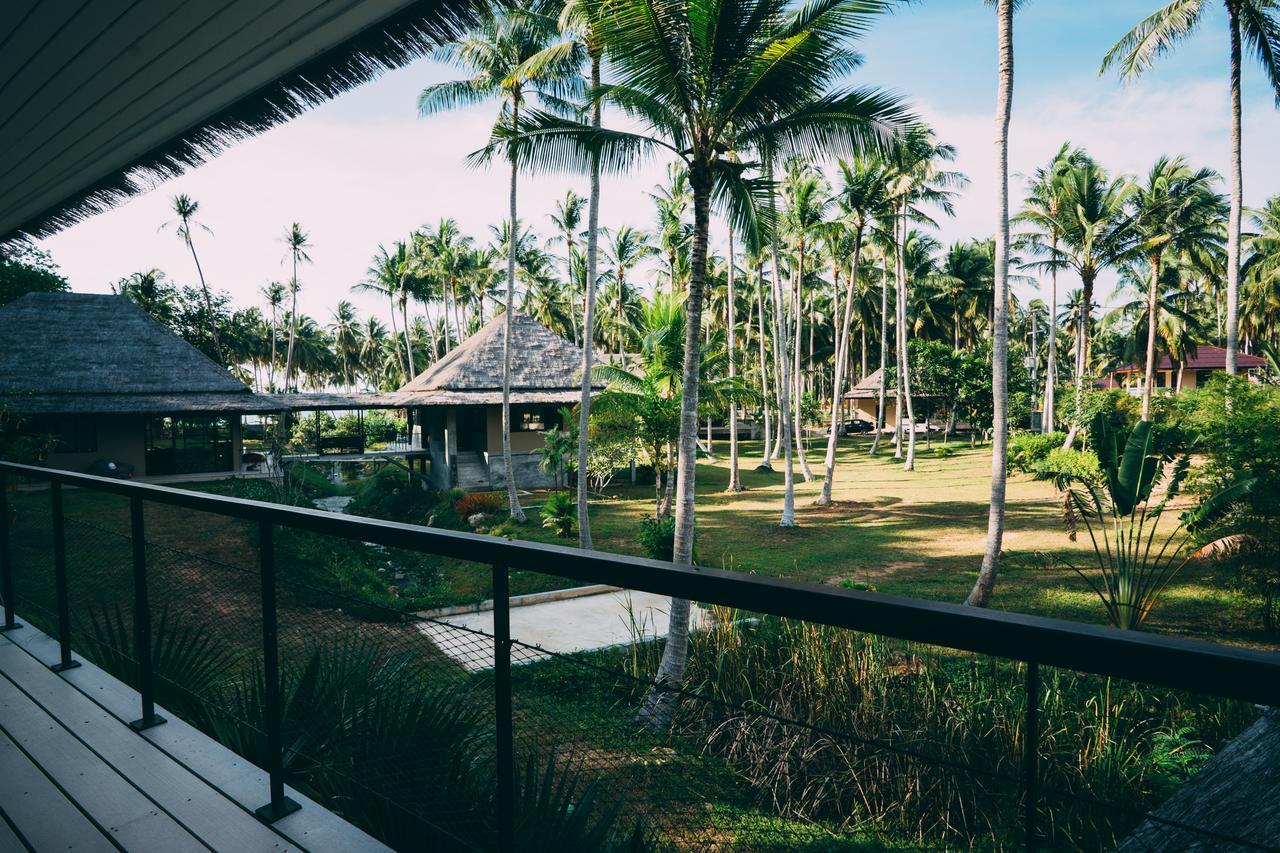Le Motu Hotel Taling Ngam  Exterior photo